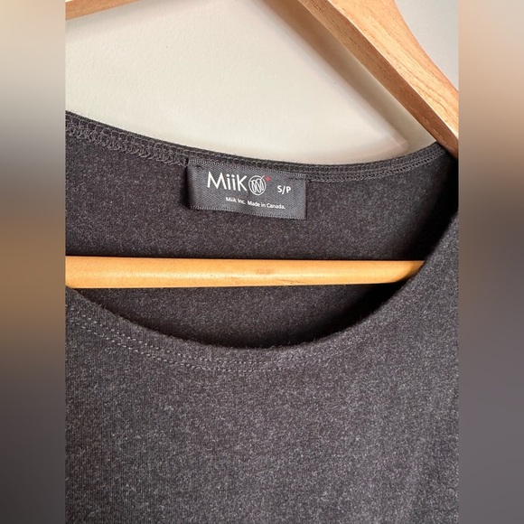 Miik Gray Tunic 3/4 length with pocket monochrome made in Canada Sustainable - Picture 2 of 5